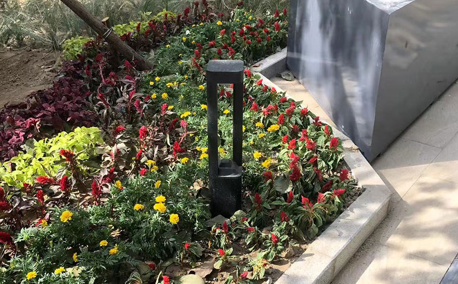 口袋公園，草坪燈